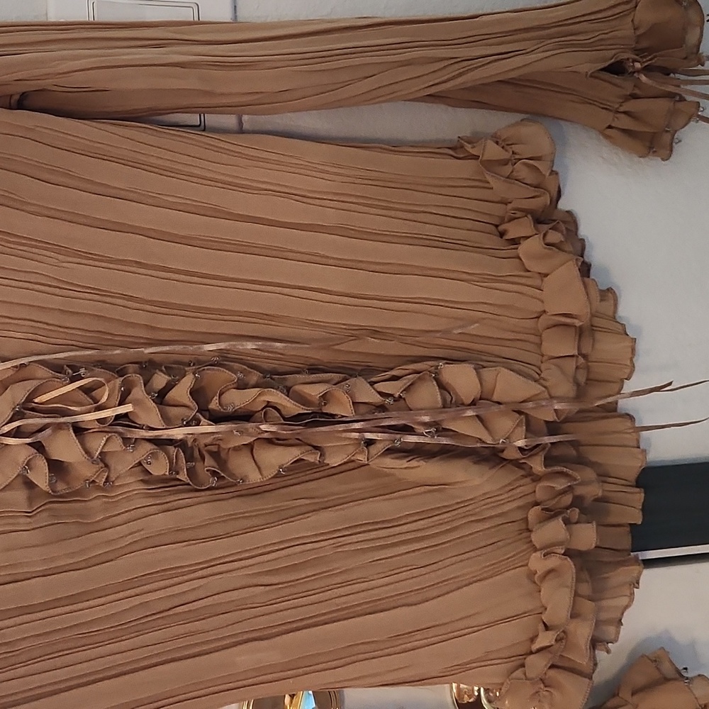Pretty Angel Ruffle Blouse - Picture 9 of 11